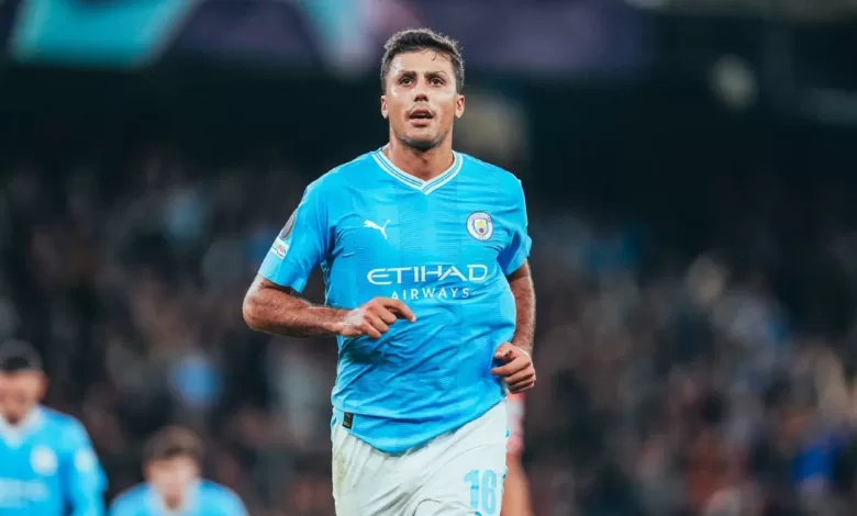 Julian Alvarez commits future to Manchester City with new deal