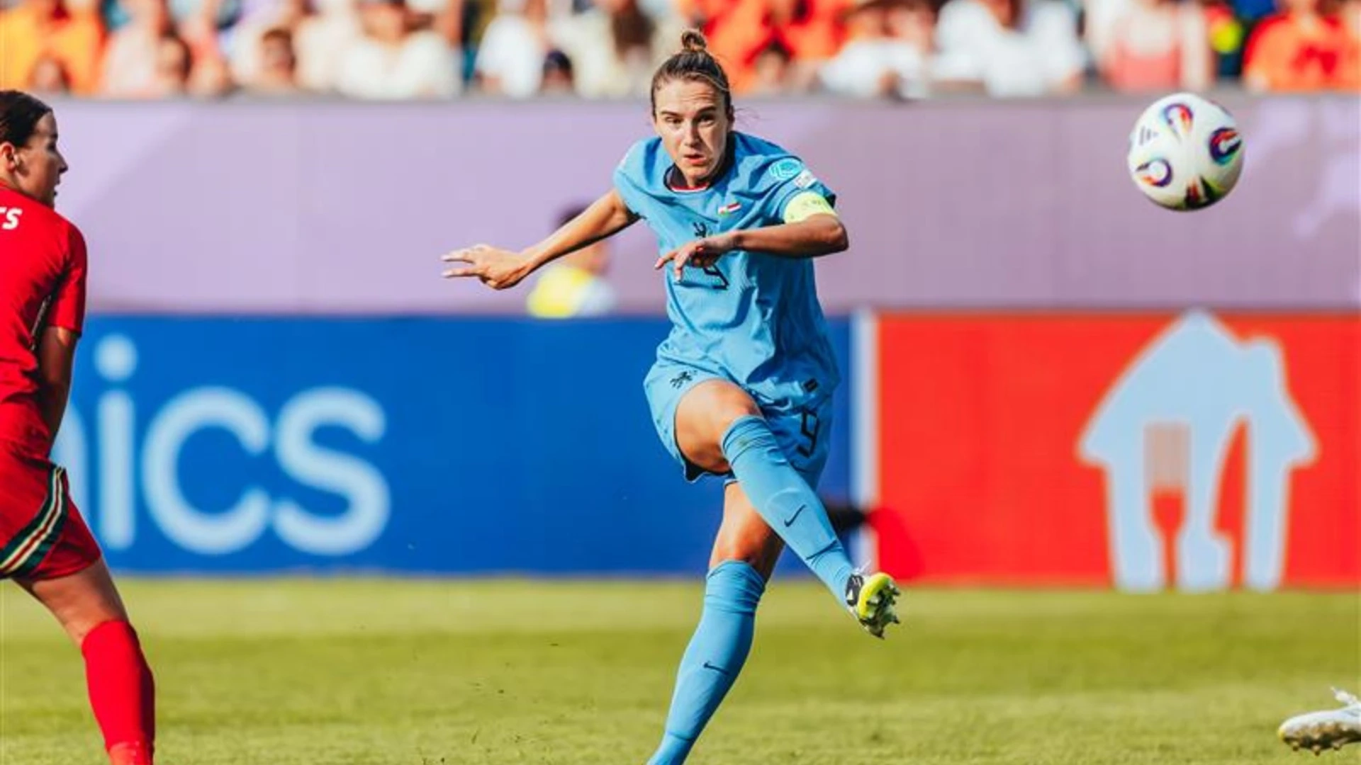 Miedema Becomes First Dutch Player to Reach 100 International Goals