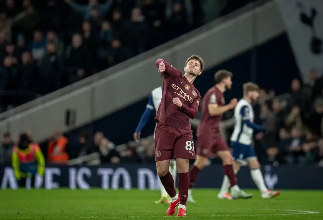 James McAtee Plans Visit to Eintracht Frankfurt as Transfer Talks Continue