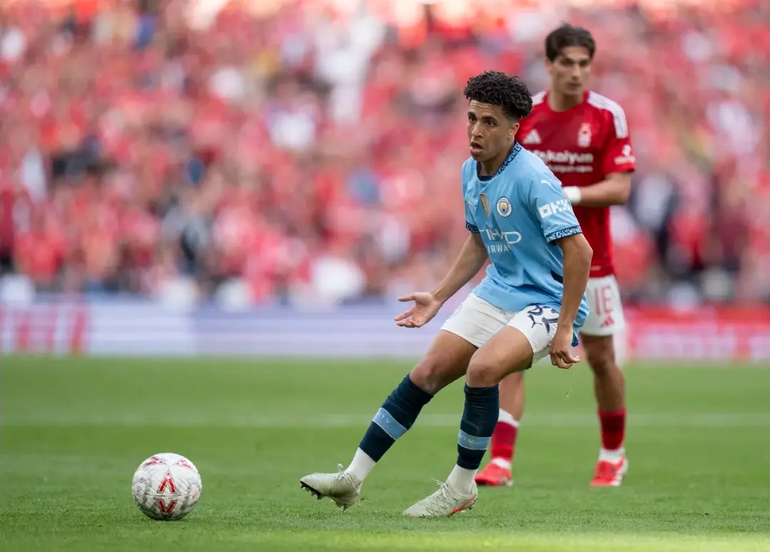 Sergio Aguero Says Manchester City Already Have Two Right-Back Solutions