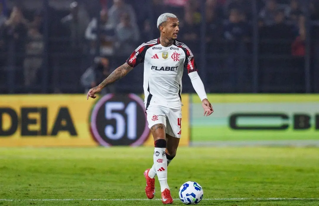 Manchester City Miss Out on Right-Back Target Wesley as Roma Confirm €30M Deal