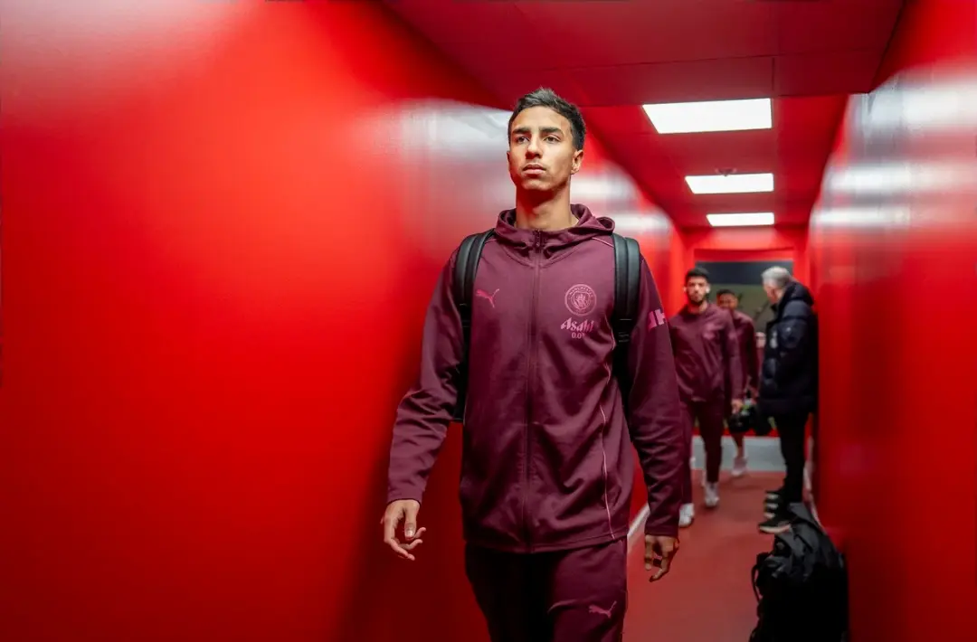 Pep Guardiola and Vitor Reis Hold Behind-the-Scenes Chat Before Girona Loan