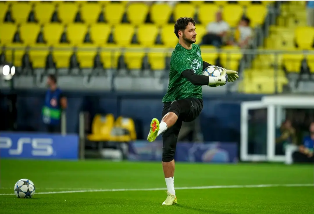 Exclusive: Former Man City goalkeeper sends three-word message to James Trafford amid Gianluigi Donnarumma dominance