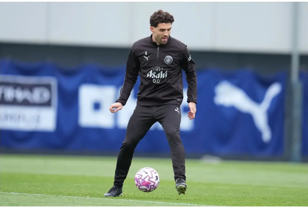 Manchester City Midfielder Completes Successful Surgery With Potential Return Date Revealed