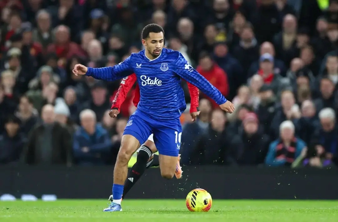 Manchester City Step Up Interest in Everton’s Iliman Ndiaye as Liverpool and Tottenham Circle