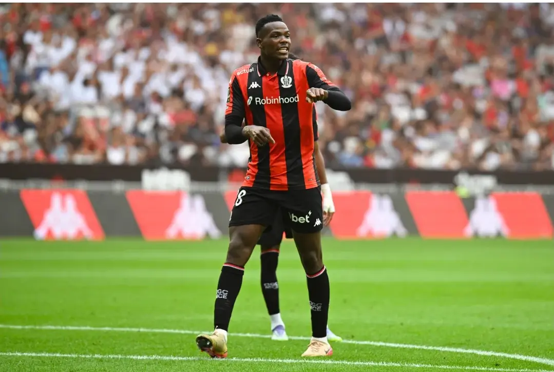 Brentford Open Talks with Manchester City Over Defensive Loan Signing