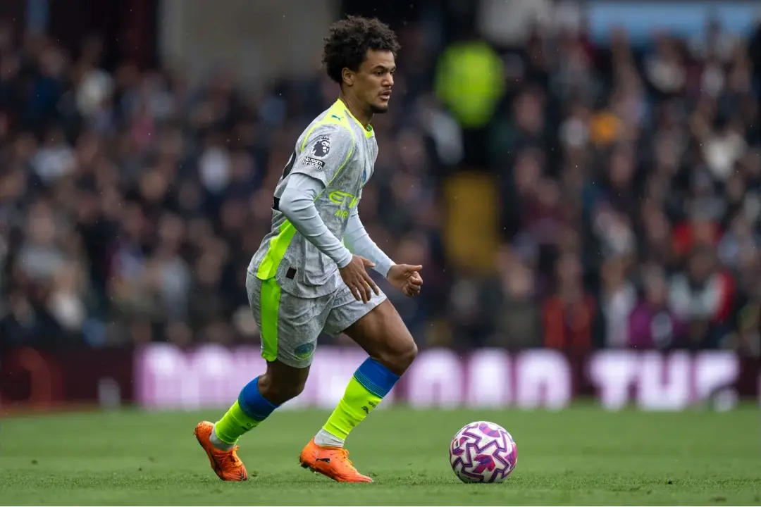 Borussia Dortmund and Fulham Enter Two-Horse Race for £30M Manchester City Forward